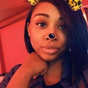 Meet your Posher, Liza